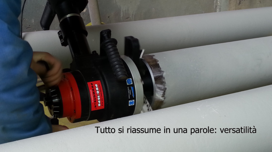 Smussatrice per tubi e spianatura flange con più  funzioni