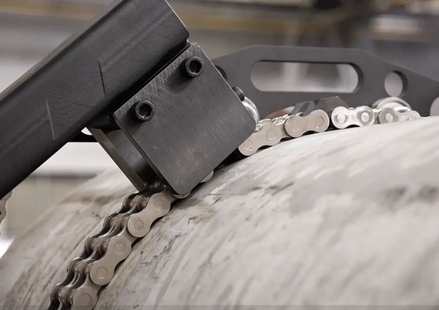 Chain positioning arms